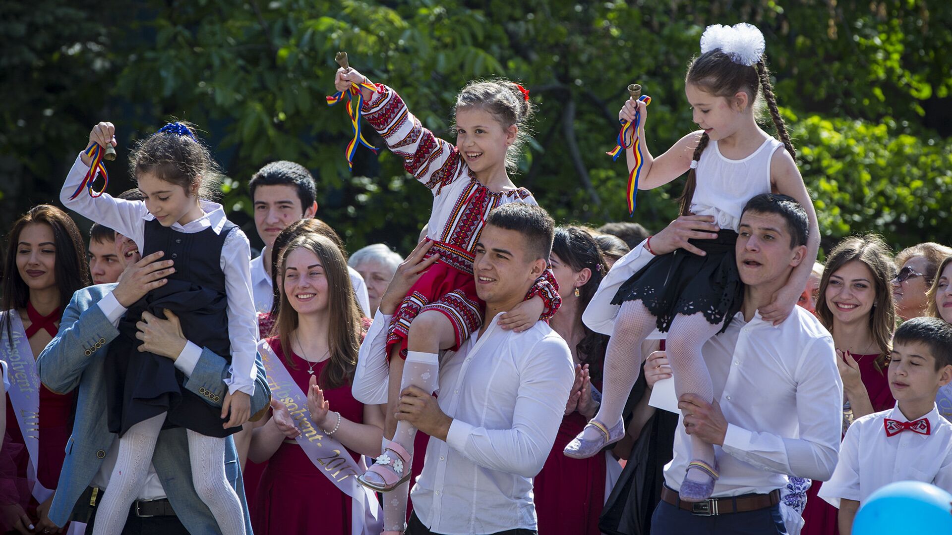 Учебный год в молдавских школах завершился - Sputnik Молдова, 1920, 30.05.2023