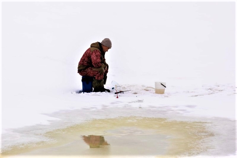 Спасатели призывают югорчан не выходить на лед