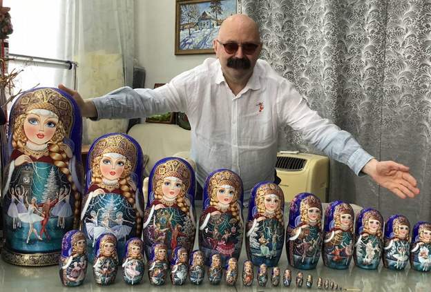 Вятская мастерица создала уникальный подарок к 250-летию Большого театра — набор матрёшек по «Лебединому озеру»