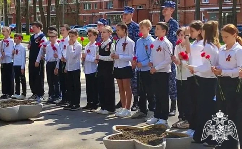 Росгвардейцы приняли участие в патриотической акции «Вахта памяти»