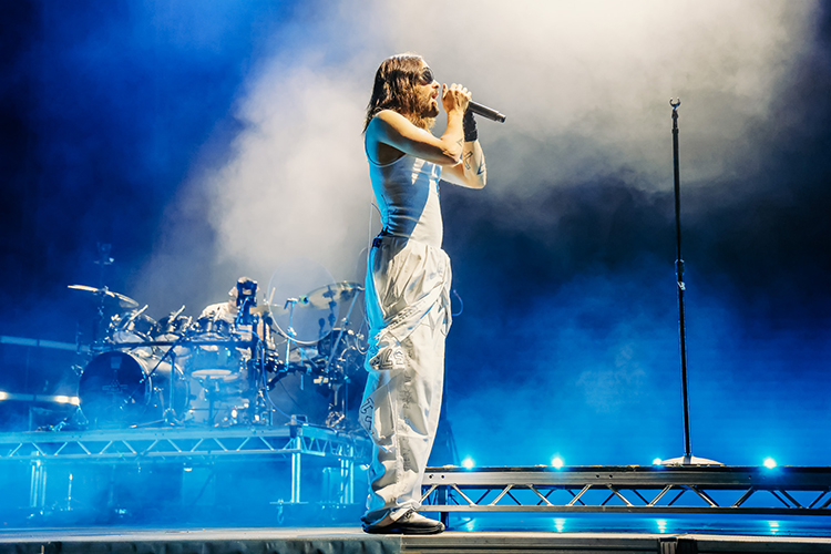 Лидер группы 30 Seconds to Mars Джаред Лето собрал в «Татнефть Арене» аншлаг на 9 тыс. зрителей