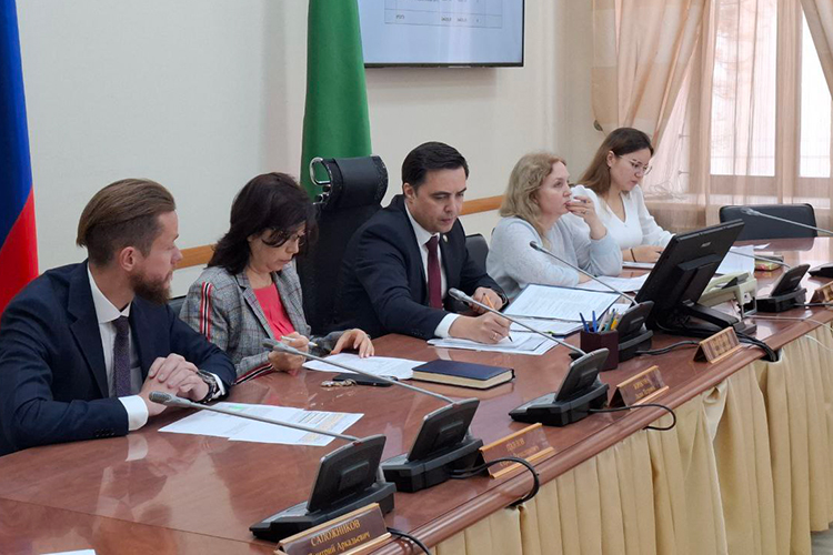 Накануне для нового руководителя госкомитета РТ по тарифам Рената Гайнутдинова прошел первый публичный совет