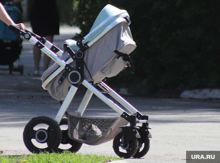 Коляска переворачивается. Сидячая коляска для детей. Коляска переворачивается. Кражу детской коляски. Коляска перевернулась.