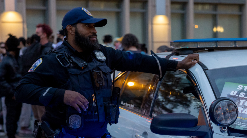 Девушка застрелила посетительницу ТЦ из-за слова «спасибо»