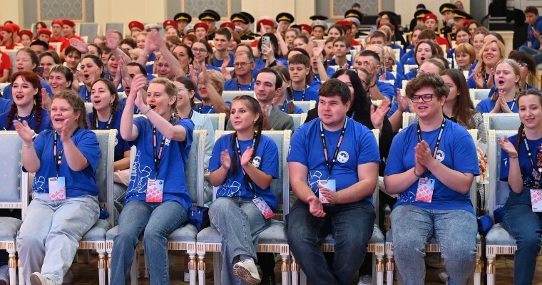Для проведения праздничных мероприятий в День оружейника в Ижевск приехали более 100 волонтёров