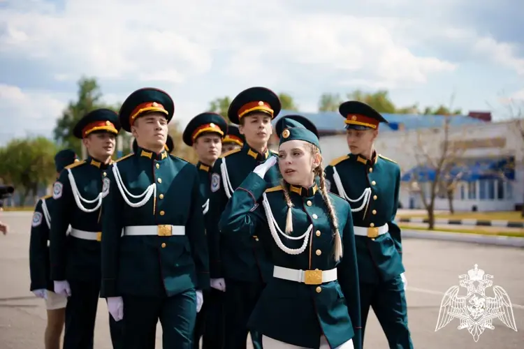 В Белгородской области Росгвардейцы стали наставниками для старшеклассников в региональном этапе «Зарница 2.0»