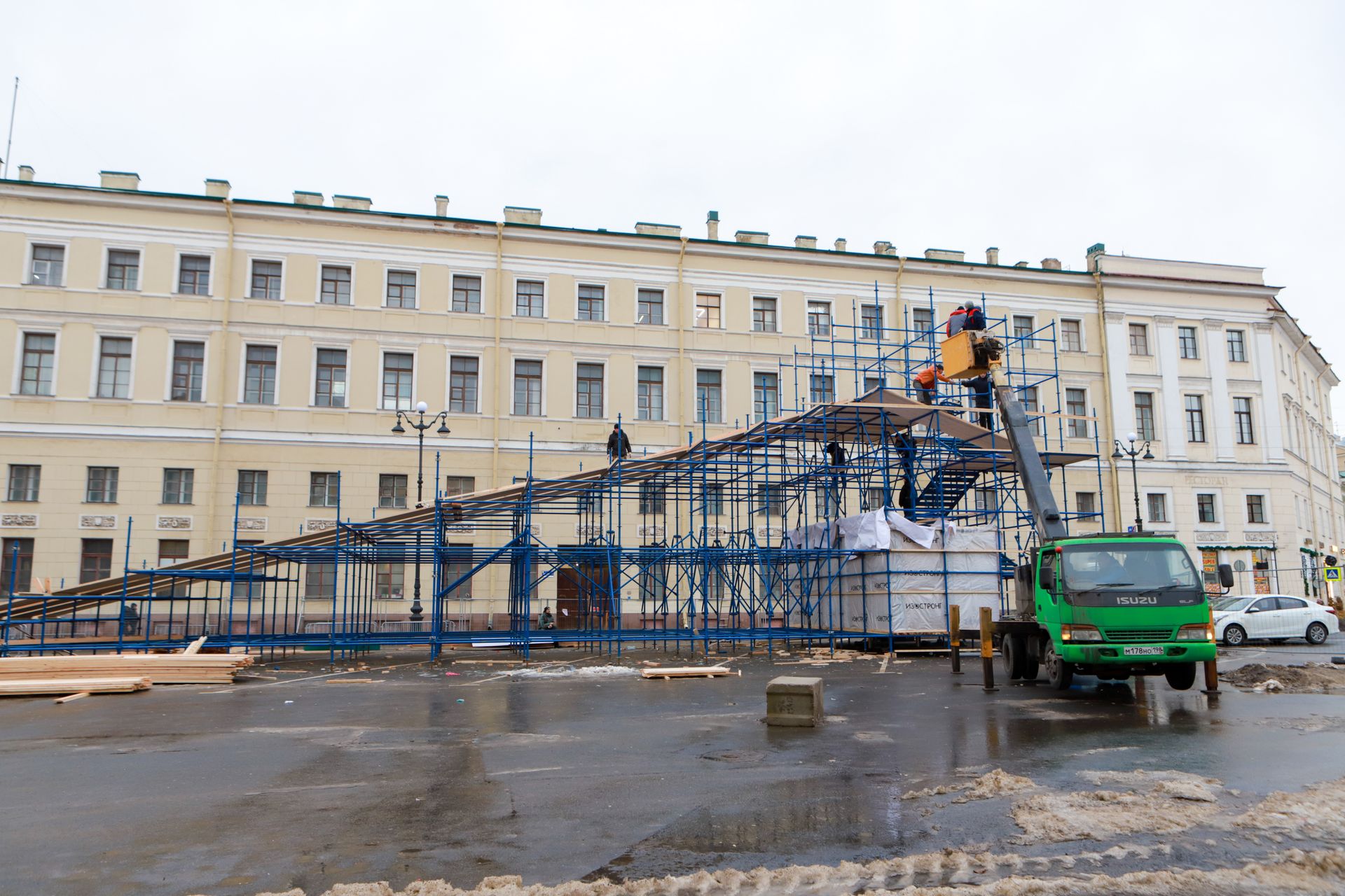 Горка на дворцовой площади