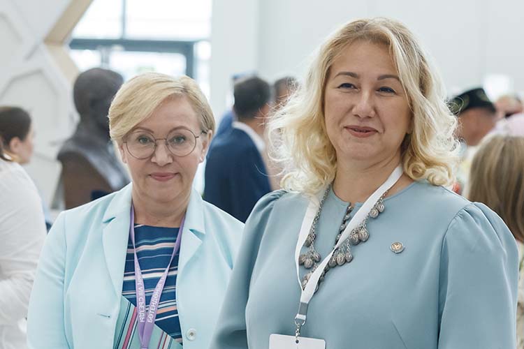 Ирада Аюпова решила не продлевать контракты сразу с двумя руководителями подведомственных организаций — гендиректором Нацмузея РТ Алисой Вяткиной и директором «Татаркино» Миляушой Айтугановой