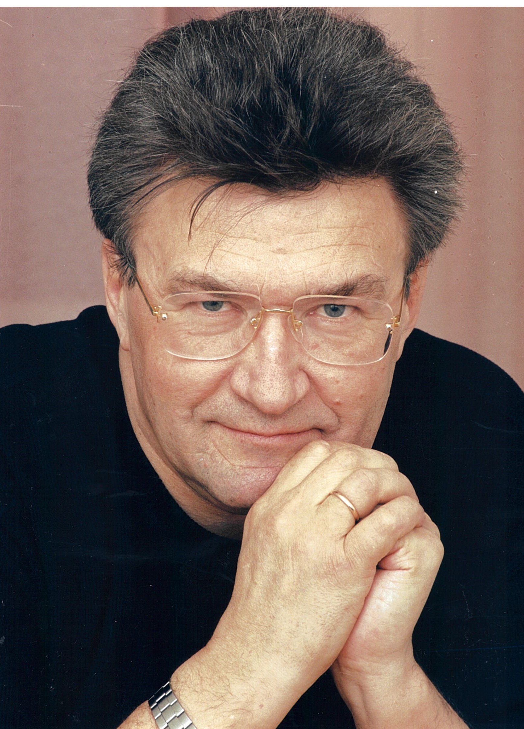 Омельчук Анатолий Константинович, писатель, журналист, председатель Ямало-Ненецкого телерадиокомитета, член Союза журналистов СССР, член Союза писателей СССР, заслуженный работник культуры РФ. Источник: ГА ЯНАО. Ф. 283. Оп. 1. Д. 122.