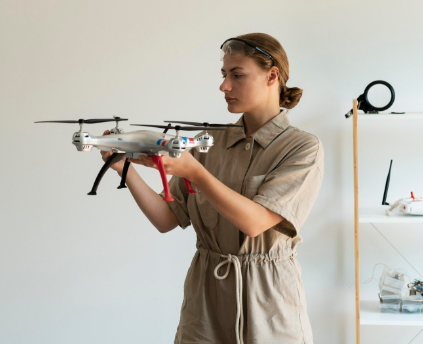 Дрон с машущими крыльями, имитирующий поведение мотылька: новый подход в робототехнике