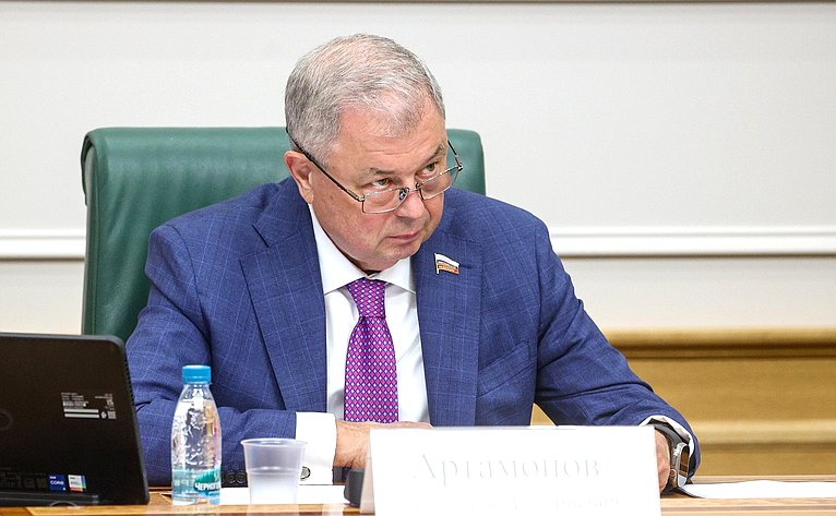 Анатолий Артамонов