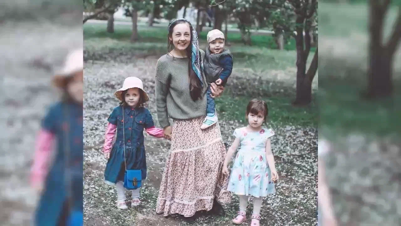 Орша мать 4 детей. Мать 4 детей фото. Мать 10 детей из Новосибирска. Мама троих детей в перископе.