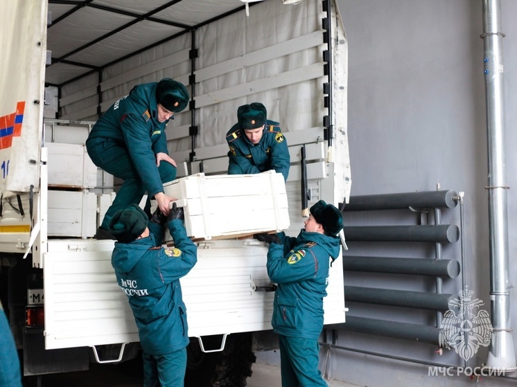 Астраханские спасатели отправили в зону СВО гуманитарный груз