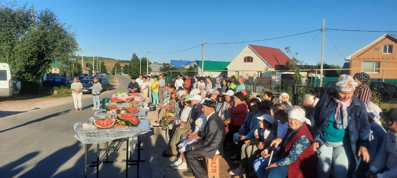 Погода азнакаева 3 дня. Прошел праздник дары осени во дворе.