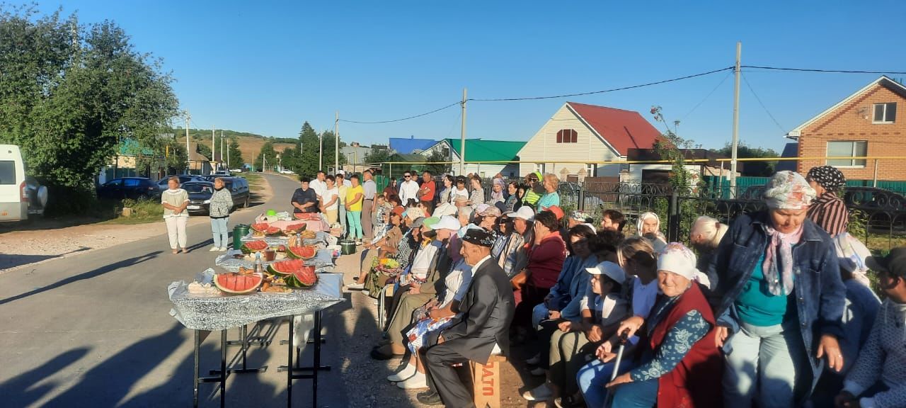 Подслушано в азнакаево. Прошел праздник дары осени во дворе.