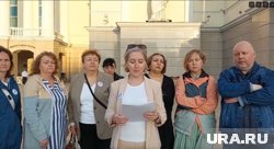 В ход пошла «тяжелая артиллерия»: работники театра обратились к Путину из-за кресел и увольнений