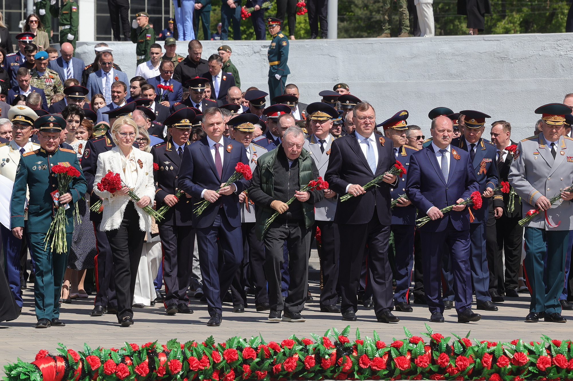 Церемония возложения гирлянды Славы и цветов к памятнику-стеле «Воинам-освободителям г. Ростова-на-Дону от немецко-фашистских захватчиков», посвященная 81-й годовщине Победы в Великой Отечественной войне 1941-1945 годов