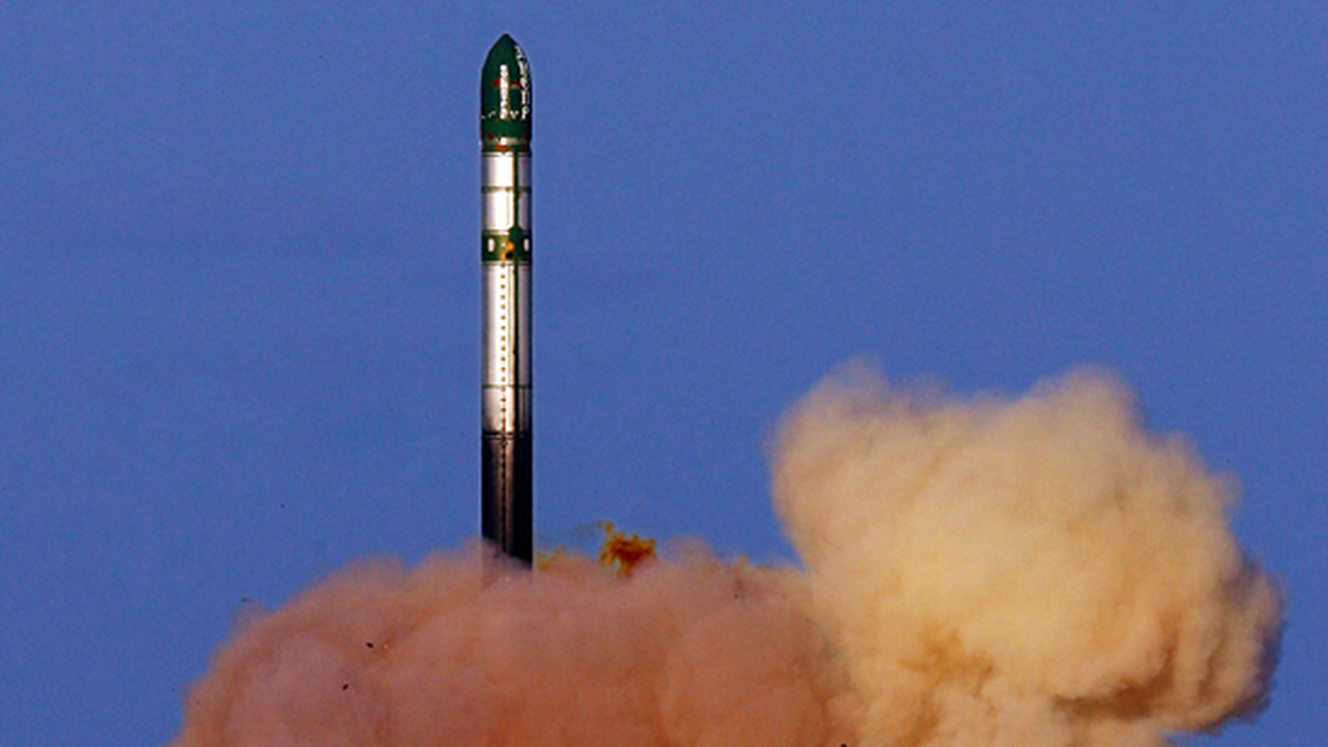 Запуск сармата. Межконтинентальная баллистическая ракета РС-20 «Воевода». Межконтинентальная баллистическая ракета РС-20 Воевода Satana. Баллистическая ракета р-36м "Воевода". МБР РС-20в.