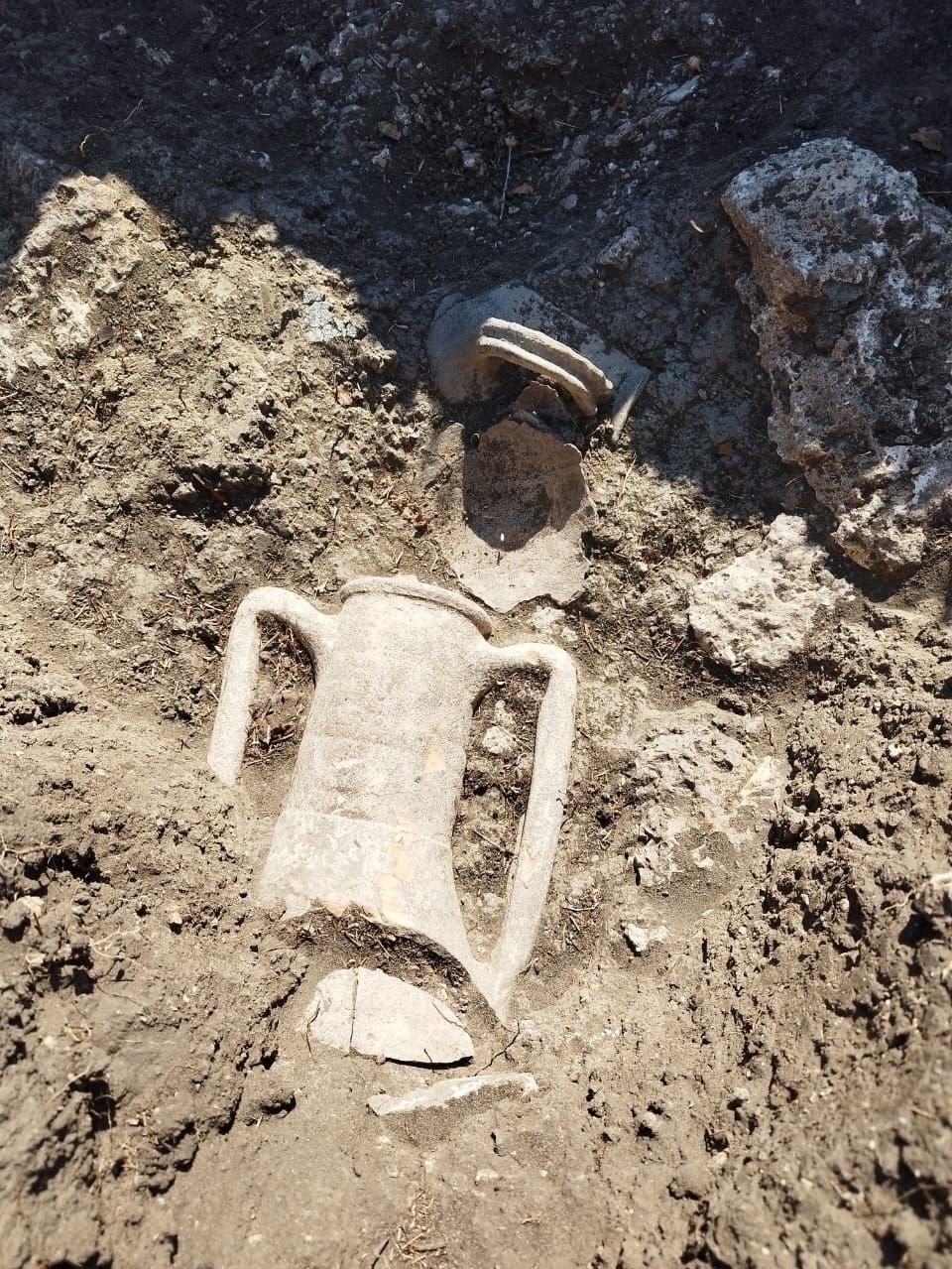 Амфора на территории крепости римского периода