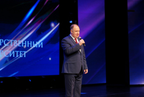 Федеральные награды вручили сотрудникам ДВГМУ в честь юбилея вуза