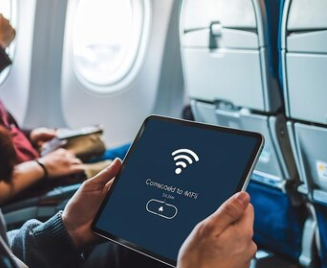 Авиакомпании активно борются за предоставление бесплатного Wi-Fi на борту