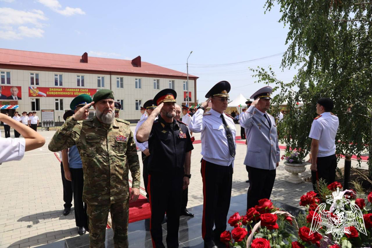 Начальник Управления Росгвардии по Чеченской Республике поздравил выпускников Грозненского Суворовского военного училища 