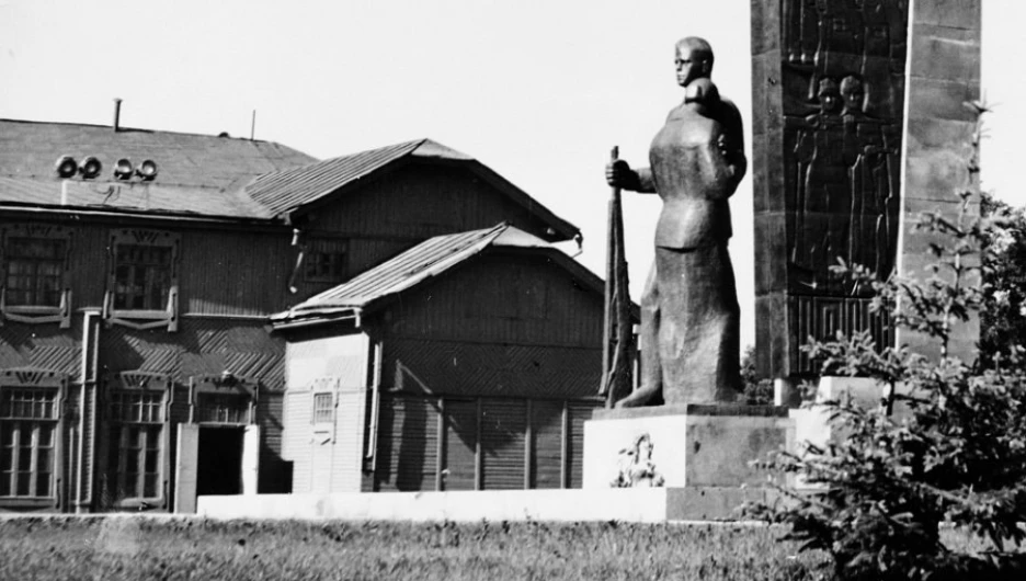 Мемориал Славы на площади Победы, фото 9 мая 1971 года.