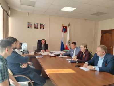 Предпринимателей призвали обеспечить бесперебойную поставку питьевой воды в энгельсские магазины